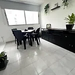 1401 Apartamento con AC, Piscina y Cerca Playa